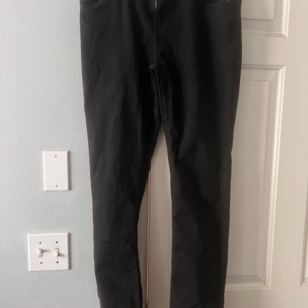 Big boys Levi’s black skinny/straight jeans